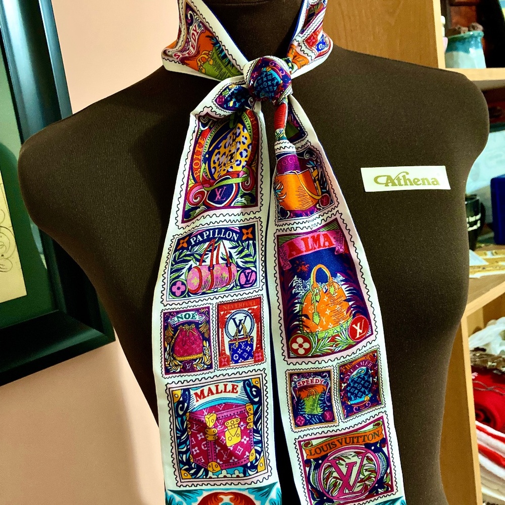 LOUIS VUITTON Patterned Silk Twilly Scarf